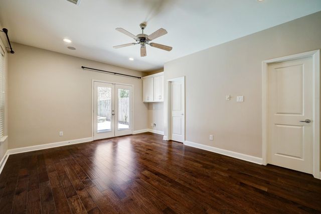 5202 Rose Street B, Houston, TX 77007