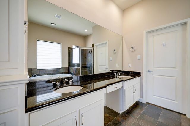 5202 Rose Street B, Houston, TX 77007