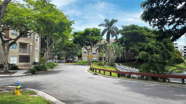 1760 Palm Cove Blvd 5-305, Delray Beach, FL 33445
