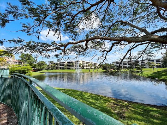 1760 Palm Cove Blvd 5-305, Delray Beach, FL 33445