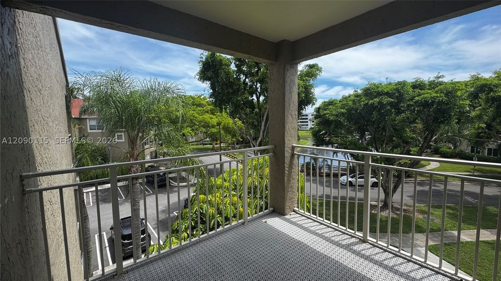 1760 Palm Cove Blvd 5-305, Delray Beach, FL 33445