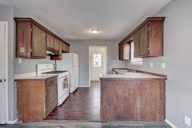 218 S Byers Avenue, Joplin, MO 64801