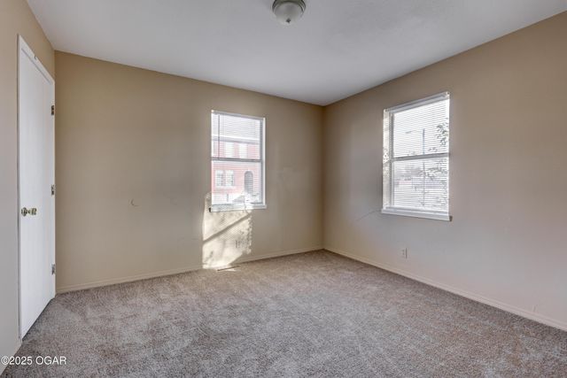 218 S Byers Avenue, Joplin, MO 64801