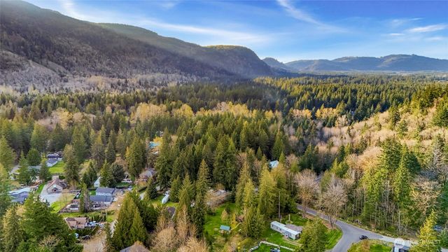 7911 Oregon Trail, Maple Falls, WA 98266