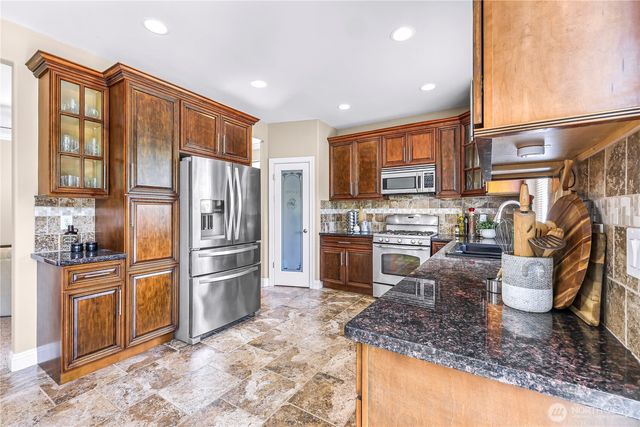 7911 Oregon Trail, Maple Falls, WA 98266