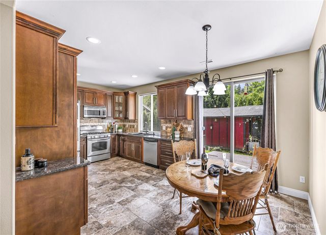 7911 Oregon Trail, Maple Falls, WA 98266