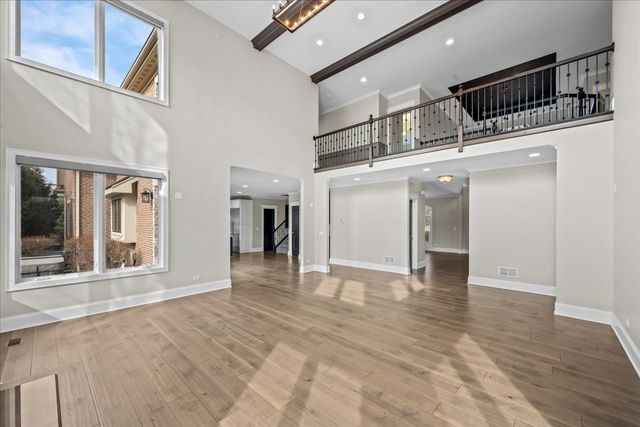 25 Clay Court, Lake Bluff, IL 60044