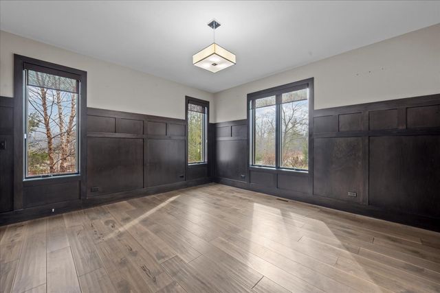 25 Clay Court, Lake Bluff, IL 60044