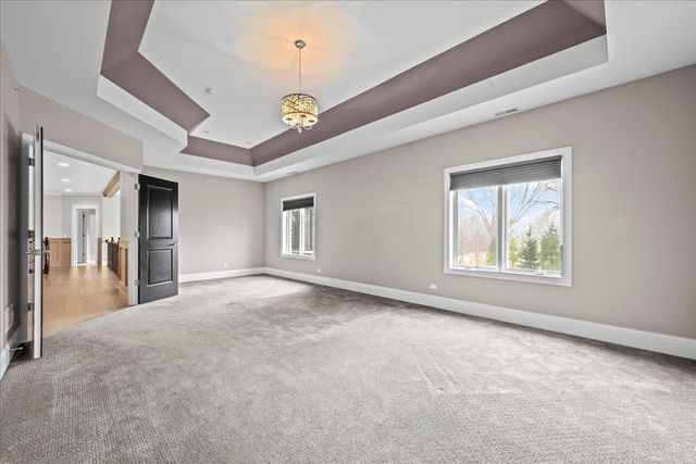 25 Clay Court, Lake Bluff, IL 60044