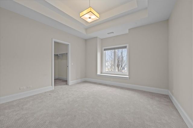 25 Clay Court, Lake Bluff, IL 60044