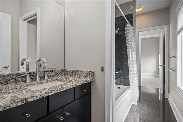 25 Clay Court, Lake Bluff, IL 60044