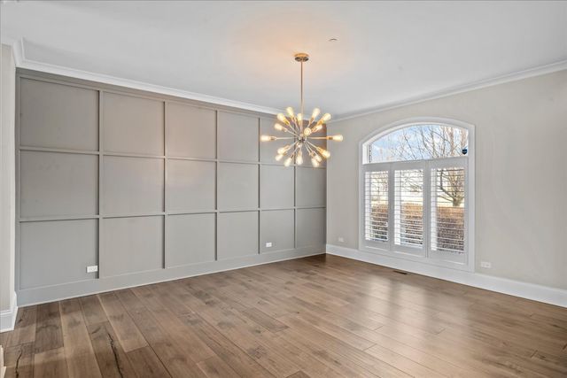 25 Clay Court, Lake Bluff, IL 60044