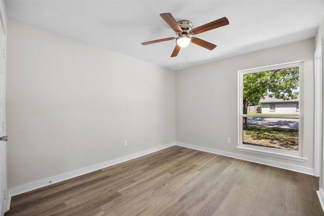 826 Johnnie Row, Seagoville, TX 75159