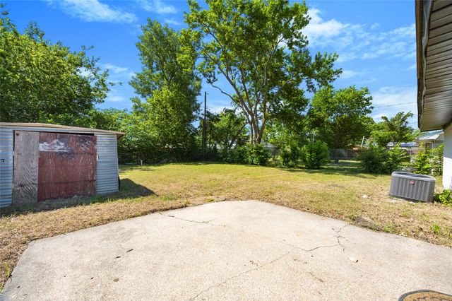 826 Johnnie Row, Seagoville, TX 75159