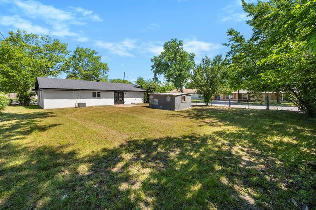 826 Johnnie Row, Seagoville, TX 75159