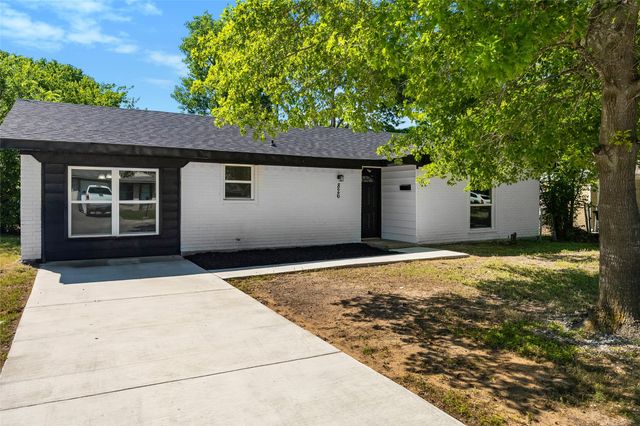 826 Johnnie Row, Seagoville, TX 75159