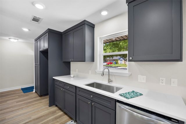 826 Johnnie Row, Seagoville, TX 75159