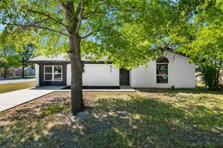 826 Johnnie Row, Seagoville, TX 75159