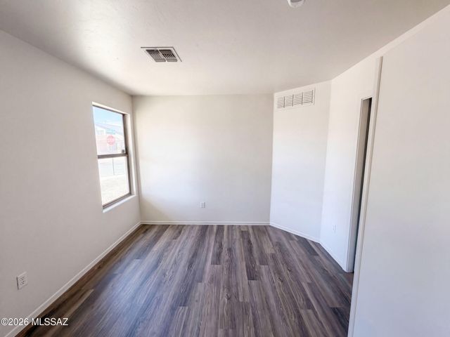 7184 S Oakbank Drive, Tucson, AZ 85757