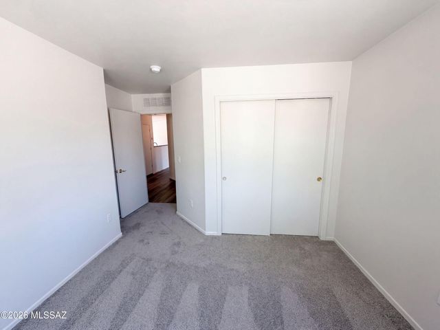7184 S Oakbank Drive, Tucson, AZ 85757