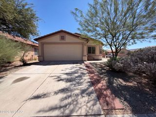 7184 S Oakbank Drive, Tucson, AZ 85757