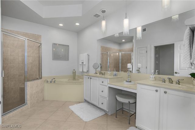 9221 Indigo Isle CT 102, Estero, FL 34135