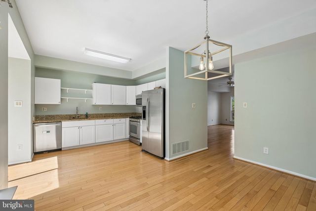 321 SAGE LN, Philadelphia, PA 19128