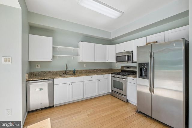321 SAGE LN, Philadelphia, PA 19128