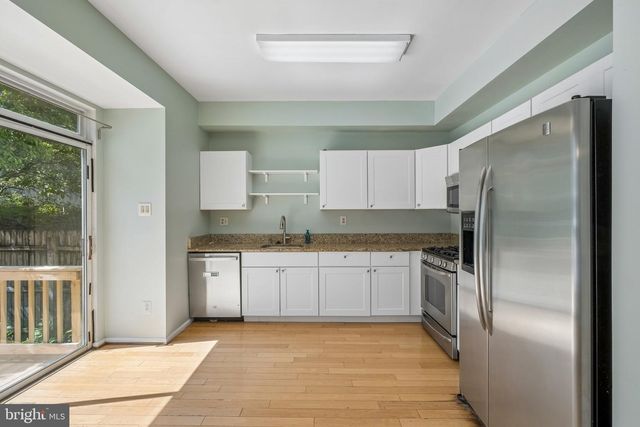 321 SAGE LN, Philadelphia, PA 19128