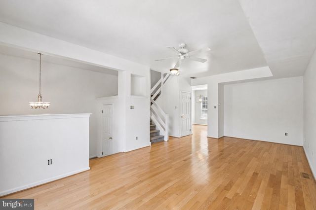 321 SAGE LN, Philadelphia, PA 19128