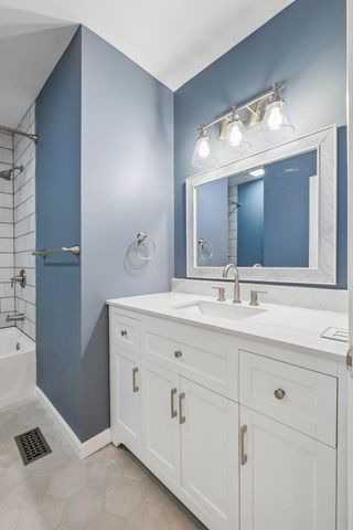 321 SAGE LN, Philadelphia, PA 19128