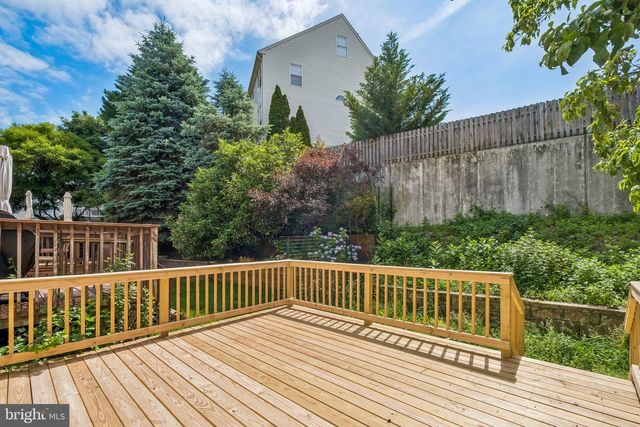 321 SAGE LN, Philadelphia, PA 19128