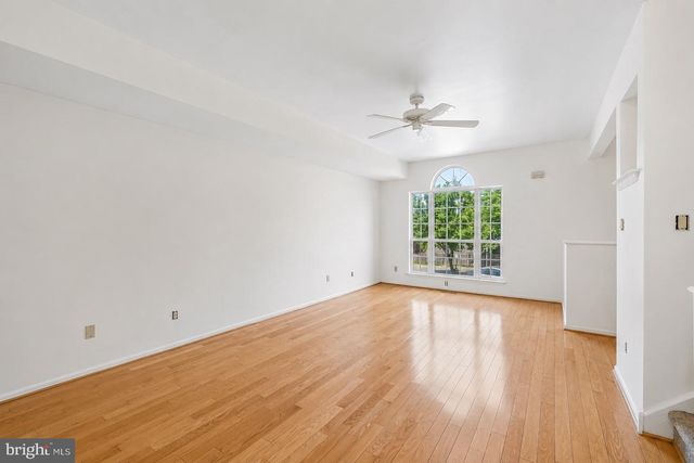 321 SAGE LN, Philadelphia, PA 19128