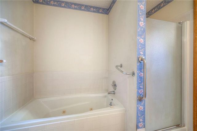 3413 N 154th Terrace Court, Basehor, KS 66007