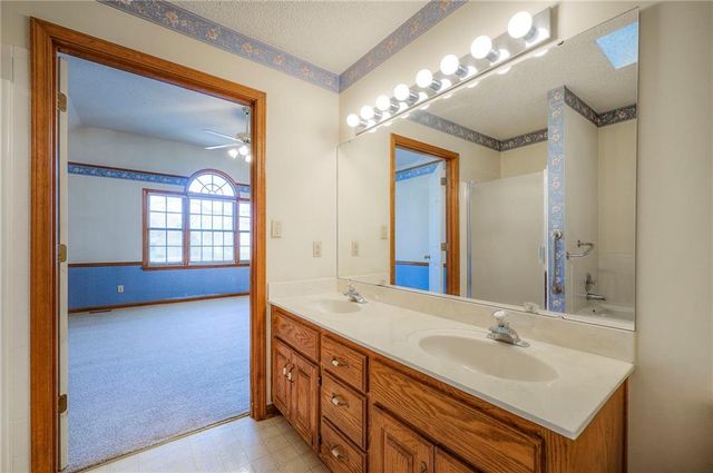 3413 N 154th Terrace Court, Basehor, KS 66007