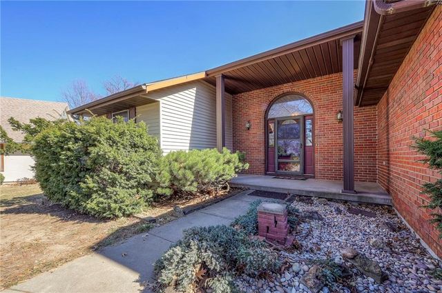 3413 N 154th Terrace Court, Basehor, KS 66007