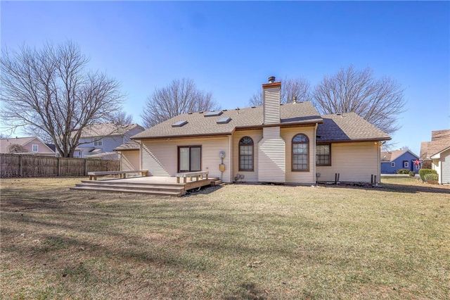 3413 N 154th Terrace Court, Basehor, KS 66007