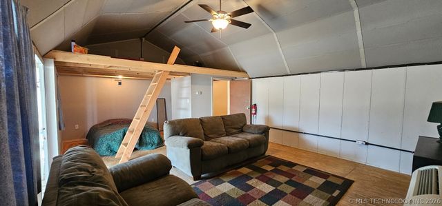 35853 S Cherokee Drive, Park Hill, OK 74451