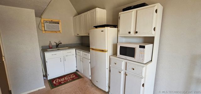 35853 S Cherokee Drive, Park Hill, OK 74451