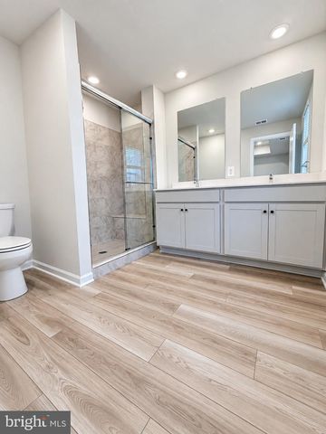 42635 DARALA DR, Ashburn, VA 20147