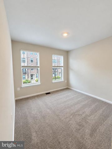 42635 DARALA DR, Ashburn, VA 20147