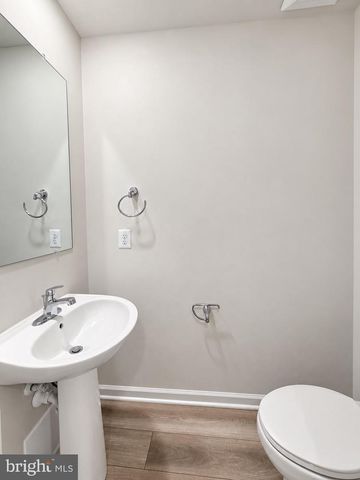 42635 DARALA DR, Ashburn, VA 20147
