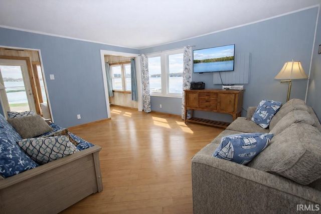 7715 N Spruce Lane, New Carlisle, IN 46552