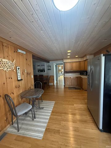 7715 N Spruce Lane, New Carlisle, IN 46552