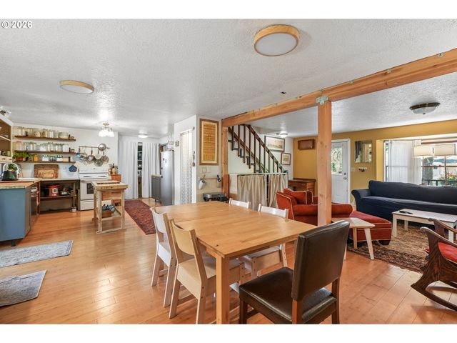 1790 6TH Ave, West Linn, OR 97068