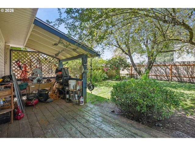 1790 6TH Ave, West Linn, OR 97068