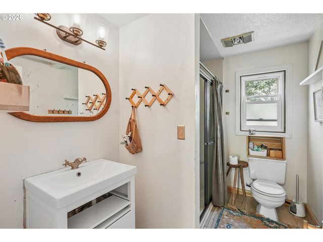1790 6TH Ave, West Linn, OR 97068