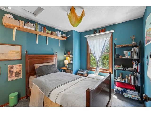 1790 6TH Ave, West Linn, OR 97068