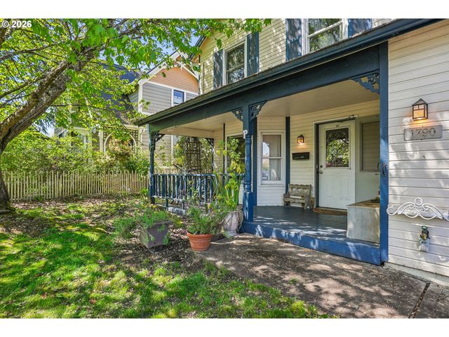 1790 6TH Ave, West Linn, OR 97068
