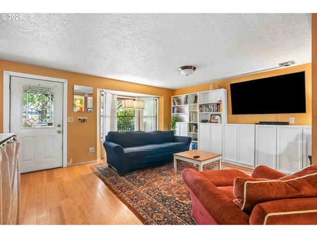 1790 6TH Ave, West Linn, OR 97068